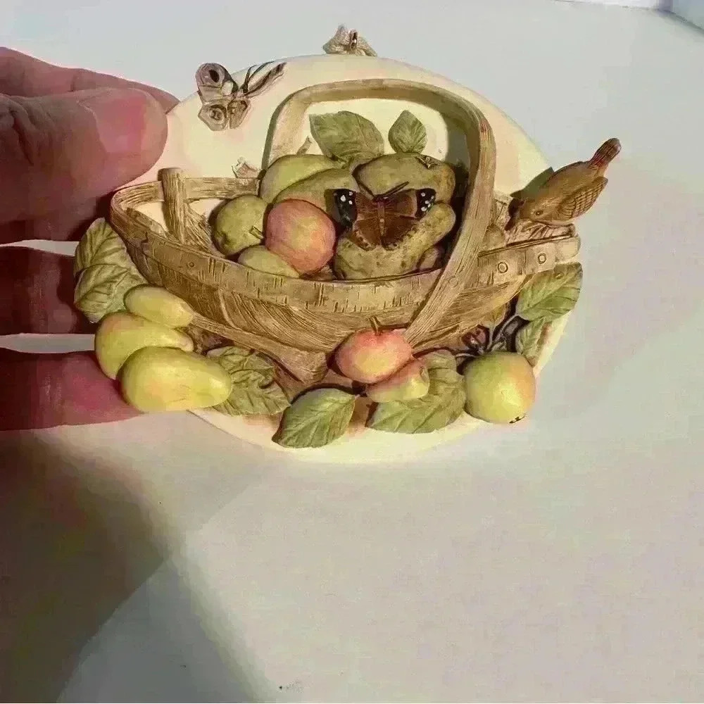 1995 Hallmark Marjolein Bastin Sketchbook Backyard Orchard Ornament - Picture 2 of 6